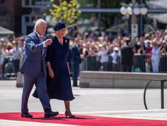 May 27, 2025, Ottawa, On, CANADA: King Charles and Queen Camilla attend a wreath laying ceremony at the National War Memorial in Ottawa on Tuesday, May 27, 2025. Ottawa CANADA  - ZUMAc35_ 20250527_zaf_c35_098 Copyright: xChristinnexMuschix