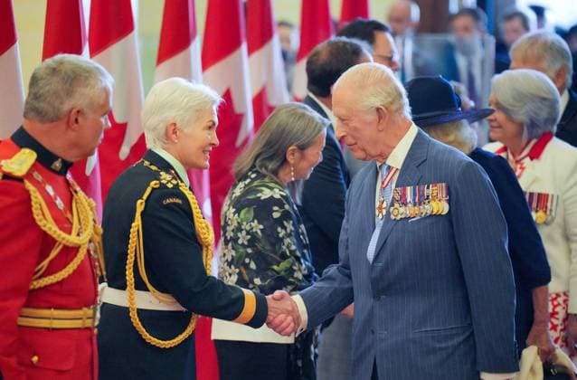 May 27, 2025, Ottawa, On, Canada: The Chief of the Defence Staff, Gen. Jennie Carignan greets King Charles as they arrive at the Senate of Canada Building in Ottawa on Tuesday, May 27, 2025. Ottawa Canada  - ZUMAan; 20250527_zaf_c35_092 Copyright: xChrisxTanouyex