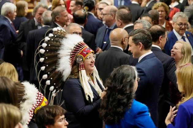 May 27, 2025, Ottawa, On, Canada: Assembly of First Nations Chief Cindy Woodhouse, left, speaks with Conservative Leader Pierre Poilievre ahead of King Charles delivering the speech from the throne in the Senate in Ottawa on Tuesday, May 27, 2025. Ottawa Canada  - ZUMAc35_ 20250527_zaf_c35_320 Copyright: xAdrianxWyldx