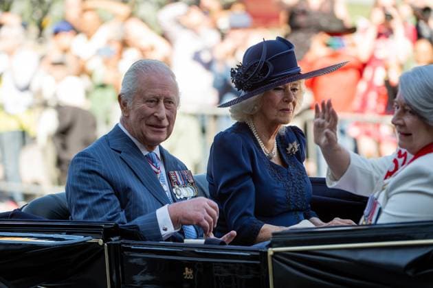 May 27, 2025, Ottawa, On, Canada: King Charles, Queen Camilla and Gov. Gen. Mary Simon travel in CanadaöÄÃ s State Landau towards the Senate of Canada building in Ottawa on Tuesday, May 27, 2025. Ottawa Canada  - ZUMAc35_ 20250527_zaf_c35_323 Copyright: xSpencerxColbyx