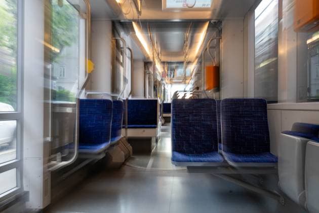 Themenbild - Alkohol und Drogen in Straßenbahn, 25.05.2025 Themenbild - Alkohol und Drogen in Straßenbahn, 25.05.2025 Stark alkoholisierte und unter Drogen stehende Personen sorgen in einer Strassenbahn immer wieder fuer Unruhe und erfordern oft das Eingreifen der Polizei. *** Themed picture Alcohol and drugs on streetcars, 25 05 2025 Themed picture Alcohol and drugs on streetcars, 25 05 2025 People under the influence of alcohol or drugs are a constant source of unrest on streetcars and often require police intervention Copyright: xEibner-Pressefoto JonasxLohrmannx EP_JLN