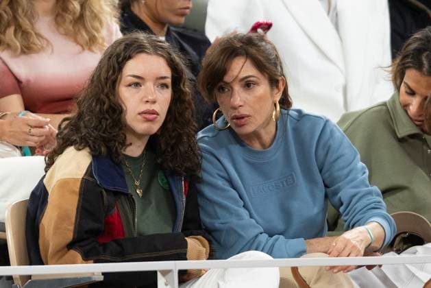Celebrities in the stands during the French Open Tennis Championships at Roland Garros 2025 Aure Atika and her daughter Angelica Zdar in the stands during the French Open Tennis Championships at Roland Garros 2025 Paris, on May 28th, 2025 Moreau Jacovides Bestimage Celebrities in the stands during the French Open Tennis Championships at Roland Garros 2025, on May 28th, 2025 in Paris Paris France  Copyright: xJACOVIDES-MOREAUx xBESTIMAGExJACOVIDES-MOREAUx xBESTIMAGEx