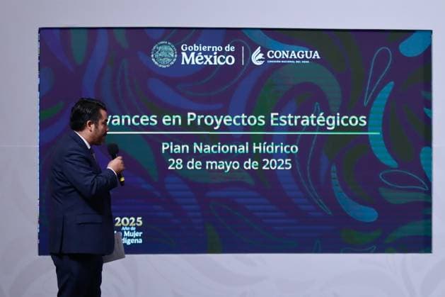 Mexico™s President Claudia Sheinbaum Holds Briefing Efrain Morales Lopez, head of the National Water Commission (CONAGUA), speaks during a briefing conference about the investment of 15,279 million pesos in 17 priority projects for different areas of Mexico. at the National Palace on May 28, 2025, in Mexico City, Mexico. (Photo by Carlos Santiago Eyepix Group) Copyright: xCarlosxSantiago xEyepixxGroupx CS_28052025_156517