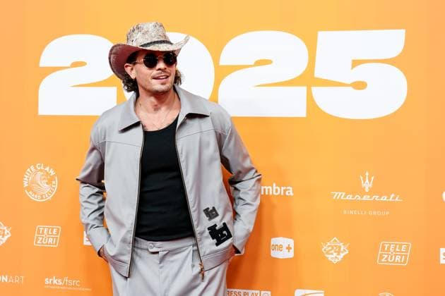Zurich, Switzerland, May 28th 2025: Swiss musician Loco Escrito (Nicolas Herzig) on the red carpet during the Swiss Music Awards 2025 at Hallenstadion in Zurich, Switzerland. (Daniela Porcelli SPP) Copyright: xDanielaxPorcellix xSPPx spp-en-DaPoSp-20250528-DP204186