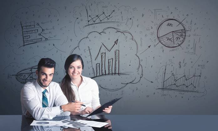 geschäftspaar mit geschäftsplänen Successful business couple with all kind of hand-drawn business diagrams in background (License=RF) ,model released, Symbolfoto Copyright: xZoonar.com ranczandrasx 8246060 ,model released, Symbolfoto ,property released