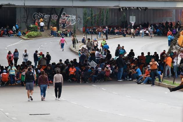 National Coordination of Education Workers Demonstration Teachers belonging to the National Coordination of Education Workers (CNTE) blocking circuito interior Avenue awaiting a resolution to the dialogue they are holding at the Ministry of the Interior. on May 28, 2025 in Mexico City, Mexico. Mexico City CDMX Mexico Copyright: xCarlosxSantiagox