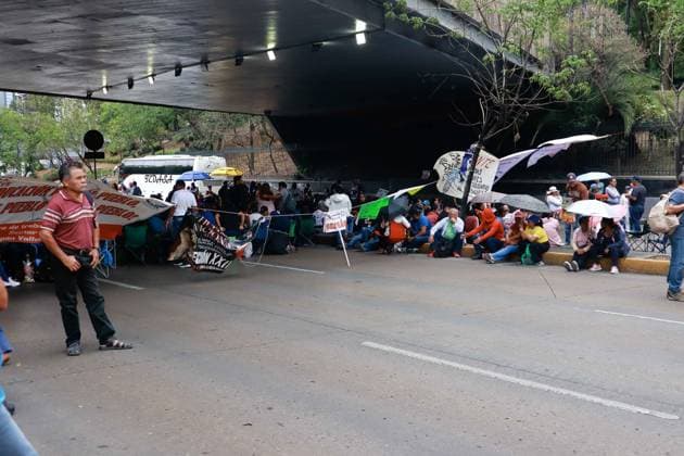 National Coordination of Education Workers Demonstration Teachers belonging to the National Coordination of Education Workers (CNTE) blocking circuito interior Avenue awaiting a resolution to the dialogue they are holding at the Ministry of the Interior. on May 28, 2025 in Mexico City, Mexico. Mexico City CDMX Mexico Copyright: xCarlosxSantiagox