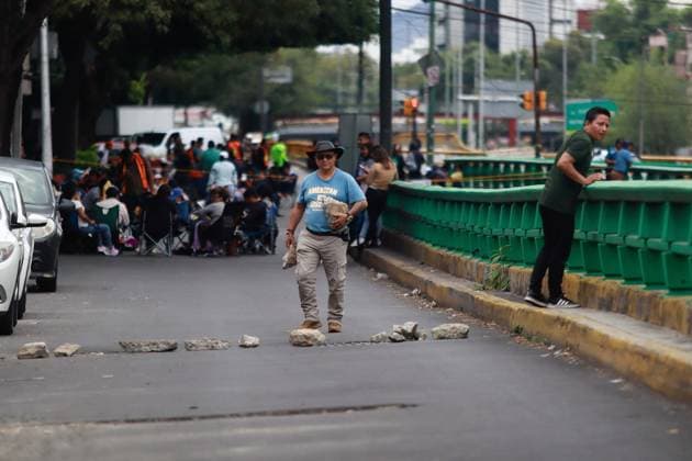 National Coordination of Education Workers Demonstration Teachers belonging to the National Coordination of Education Workers (CNTE) blocking circuito interior Avenue awaiting a resolution to the dialogue they are holding at the Ministry of the Interior. on May 28, 2025 in Mexico City, Mexico. Mexico City CDMX Mexico Copyright: xCarlosxSantiagox