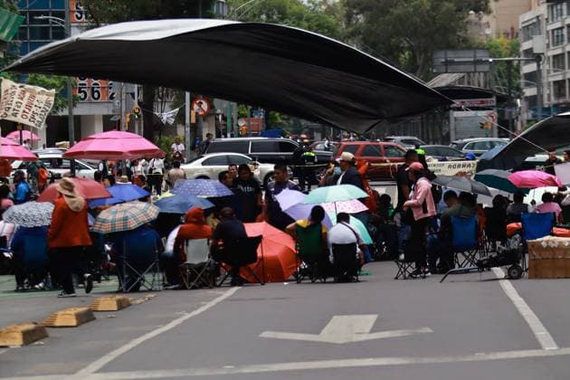 National Coordination of Education Workers Demonstration Teachers belonging to the National Coordination of Education Workers (CNTE) blocking circuito interior Avenue awaiting a resolution to the dialogue they are holding at the Ministry of the Interior. on May 28, 2025 in Mexico City, Mexico. Mexico City CDMX Mexico Copyright: xCarlosxSantiagox