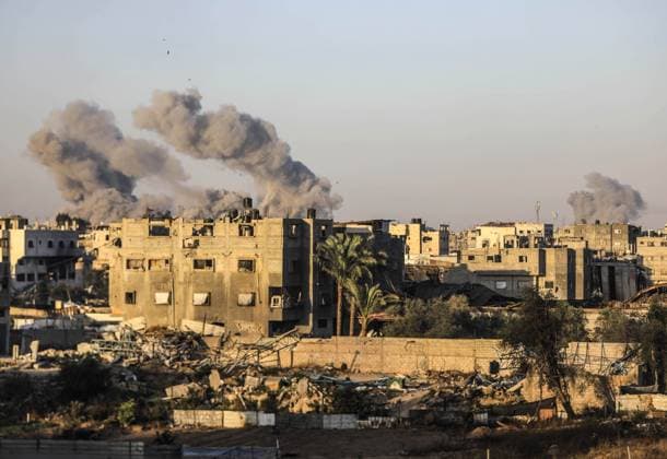 News Themen der Woche KW22 News Bilder des Tages Israeli attacks continue on Gaza GAZA CITY, GAZA - MAY 30: Smoke rises after Israeli airstrike hit Jabalia Camp in Gaza Strip on May 30, 2025. Mahmoud Issa Anadolu Gaza City Gaza. Editorial use only. Please get in touch for any other usage.  Copyright: x2025xAnadoluxMahmoudxIssax