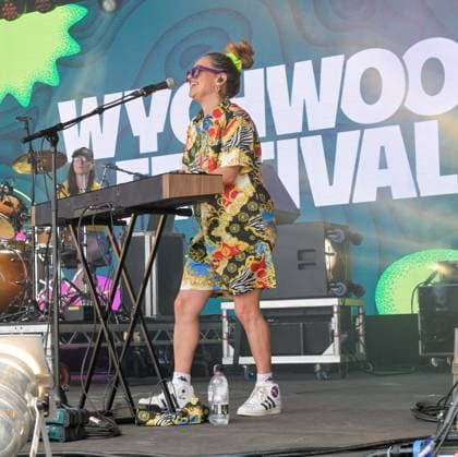Wychwood Music Festival 2025 Friday Sophie and the Sticks perform at Wychwood Music Festival 2025 Friday, Credit:Jules Annan Avalon  Copyright: xJulesxAnnanx xAvalonx 1005310753