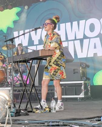 Wychwood Music Festival 2025 Friday Sophie and the Sticks perform at Wychwood Music Festival 2025 Friday, Credit:Jules Annan Avalon  Copyright: xJulesxAnnanx xAvalonx 1005312231