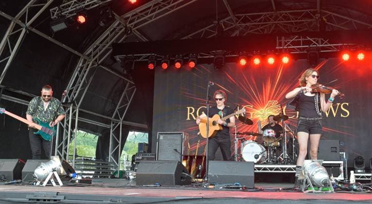 Wychwood Music Festival 2025 Friday The Roving Crows perform at Wychwood Music Festival 2025 Friday, Credit:Jules Annan Avalon  Copyright: xJulesxAnnanx xAvalonx 1005312517