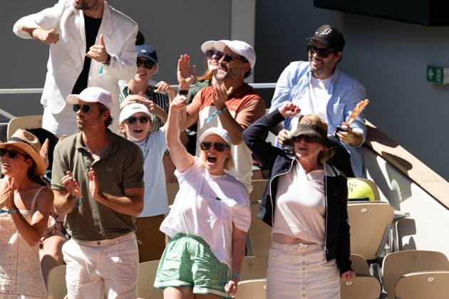 French Open Vips At The Stands LZ Florent Peyre, Constance Labbe, Tom Leeb and Emma Peters attend the Roland Garros 2025 tournament on May 30, 2025 in Paris, France. Photo by Laurent Zabulon ABACAPRESS.COM Paris  Copyright: xZabulonxLaurent ABACAx