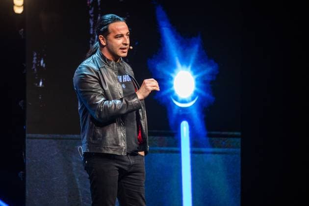 Entertainment Themen der Woche KW22 Entertainment Bilder des Tages 2025.05.30 Stadthalle Zwickau - Bülent Ceylan gastiert mit seinem Programm Yallah hopp! in der Stadthalle Zwickau *** 2025 05 30 Stadthalle Zwickau Bülent Ceylan makes a guest appearance with his program Yallah hopp in the Stadthalle Zwickau