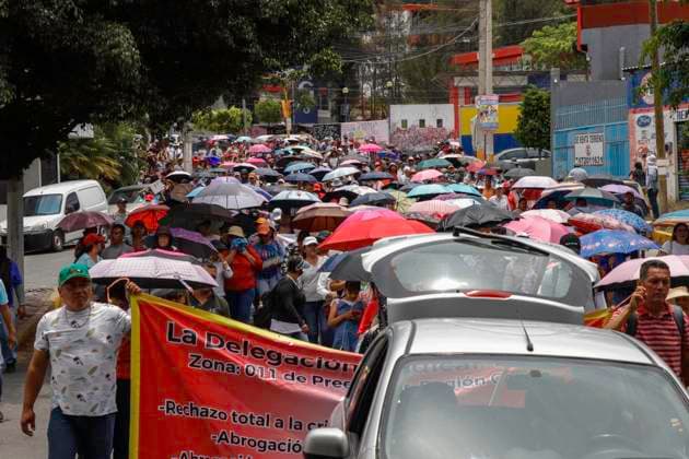 May 30, 2025, Chilpancingo, Guerrero, Mexico: Teachers from the National Workers Coordinator marched in Guerrero as part of their struggle for the repeal of the 2007 ISSSTE law, which affects their labor rights. To date, the Mexican government has not provided a solution to the problem. Chilpancingo Mexico - ZUMAj170 20250530_zip_j170_003 Copyright: xDavidxJuarezx