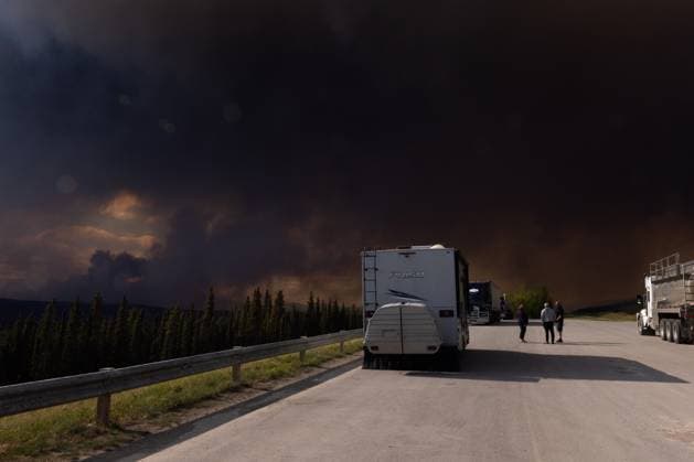 May 30, 2025, Buckinghorse River, Bc, Canada: Wildfire smoke is seen on Highway 97 north of Buckinghorse River, B.C. on Friday, May 30, 2025. Buckinghorse River Canada  - ZUMAc35_ 20250530_zaf_c35_195 Copyright: xNasunaxStuart-Ulinx