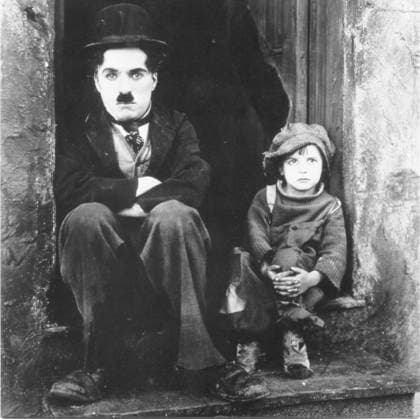 Archivbilder der Woche KW22 The Kid 1935 CHARLIE CHAPLIN & JACKIE COOGAN in The Kid 1935 Ref: PLF EDITORIAL USE ONLY Copyright: xSuppliedxbyxCapitalxPicturesx