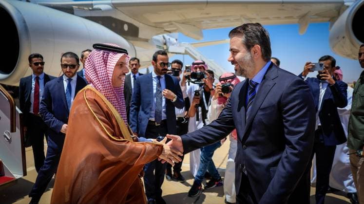 News Themen der Woche KW22 News Bilder des Tages Syrian Foreign Minister, Asaad Al-Shaibani, receives Saudi Foreign Minister, Faisal bin Farhan bin Abdullah Al Saud Syrian Foreign Minister, Asaad Al-Shaibani, receives Saudi Foreign Minister, Faisal bin Farhan bin Abdullah Al Saud, at Damascus Airport, Syria, on May 31, 2025. Photo by Syrian Arab News Agency SANA apaimages Syria Syria Syrian Arab Republic 310525_Syria_SANA_00(3) Copyright: xapaimagesxSyrianxArabxNewsxAgencyx SANA x xapaimagesx