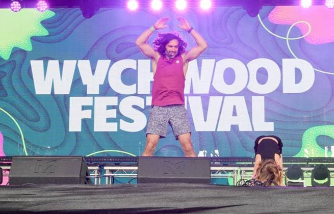 Wychwood Music Festival 2025 Saturday Joe Wicks joined by his wife Rosie Jones, their four children and a family member for a morning workout at Wychwood Music Festival 2025 Saturday, Credit:Jules Annan Avalon  Copyright: xJulesxAnnanx xAvalonx 1005660233