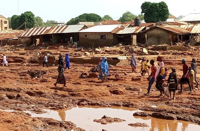 News Themen der Woche KW22 Bilder des Jahres 2025, News 05 Mai News Bilder des Tages Death toll rises to 151 in Nigeria floods caused by heavy rain NIGER, NIGERIA - MAY 29: A view of damaged area following the floods caused by heavy rains in Niger, Nigeria on May 31, 2025. The death toll from the floods has risen to 151, according to official reports. Stringer Anadolu Niger Nigeria. Editorial use only. Please get in touch for any other usage.  Copyright: x2025xAnadoluxStringerx