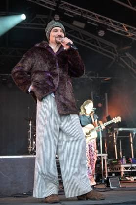Wychwood Music Festival 2025 Saturday Tim Booth and his band James headline at Wychwood Music Festival 2025 Saturday, Credit:Jules Annan Avalon  Copyright: xJulesxAnnanx xAvalonx 1005808340