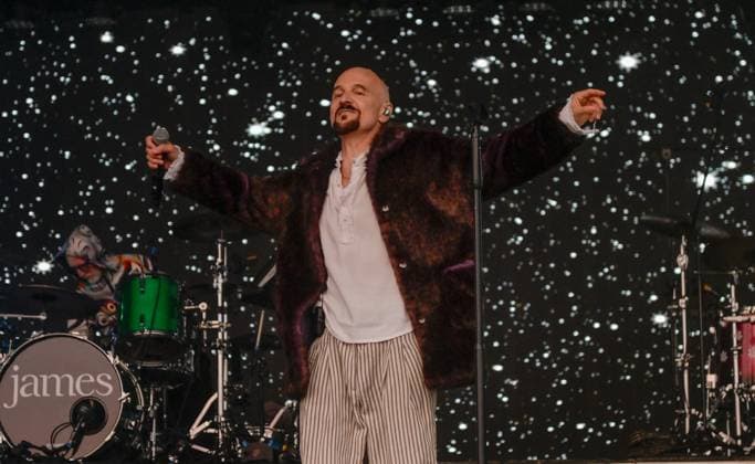 Wychwood Music Festival 2025 Saturday Tim Booth and his band James headline at Wychwood Music Festival 2025 Saturday, Credit:Jules Annan Avalon  Copyright: xJulesxAnnanx xAvalonx 1005809272