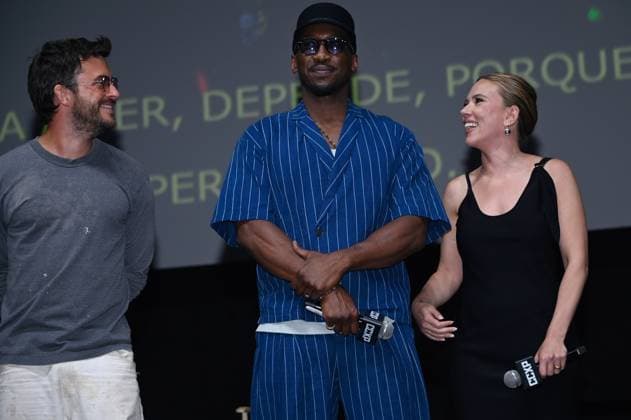 Comic Con Experience Mexico 2025 ˜CCXP™ - Day 2 (L-R) Jonathan Bailey, Mahershala Ali and Scarlett Johansson during a conference for the announcement of the film Jurassic World Rebirth as part of the the 2nd edition of Comic Con Experience Mexico 2025 ˜CCXP™ at Centro Banamex. on May 31, 2025 in Mexico City, Mexico. Mexico City CDMX Mexico Copyright: xCarlosxTischlerx