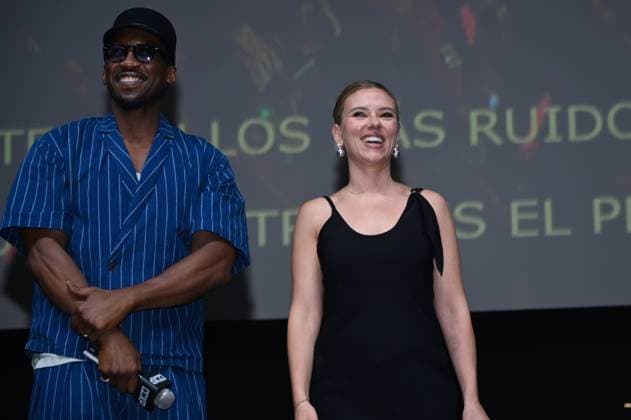 Comic Con Experience Mexico 2025 ˜CCXP™ - Day 2 Actor Mahershala Ali and actress Scarlett Johansson during a conference for the announcement of the film Jurassic World Rebirth as part of the the 2nd edition of Comic Con Experience Mexico 2025 ˜CCXP™ at Centro Banamex. on May 31, 2025 in Mexico City, Mexico. Mexico City CDMX Mexico Copyright: xCarlosxTischlerx