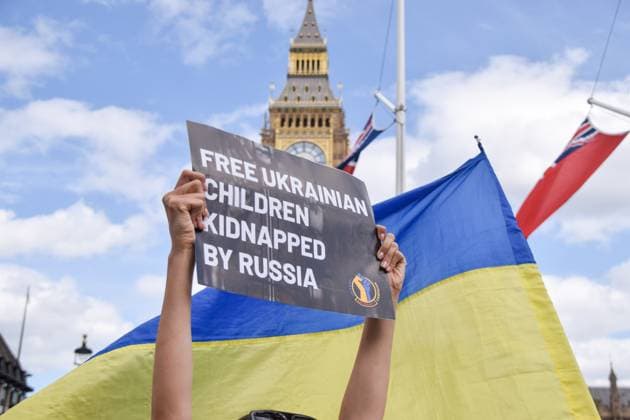 June 1, 2025, London, England, United Kingdom: Protesters gather in Parliament Square demanding the release of Ukrainian children kidnapped by Russia and an end to Russian aggression in Ukraine. London United Kingdom - ZUMAv130 20250601_zip_v130_020 Copyright: xVukxValcicx