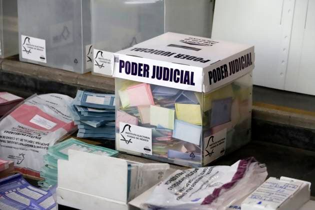 A ballot box is seen at polling station during the Judicial Branch Election Day to elect ministers, magistrates and judges. on June 1, 2025 in Mexico City, Mexico. Mexico City Mexico - ZUMAe321 20250601_zia_e321_060 Copyright: xLuisxBarronx