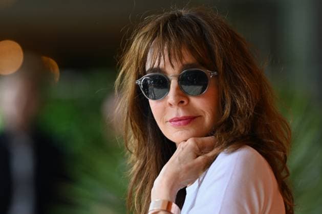 French Open - VIPs At The Village Anne Parillaud posing at the Village at Roland Garros on June 01, 2025 in Paris, France. Photo by ABACAPRESS.COM Paris France  Copyright: xABACAx