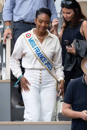 French Open Vips At The Stands LZ Angelique Angarni-Filopon, Miss France 2025 attends the Roland Garros 2025 tournament on June 2, 2025 in Paris, France. Photo by Laurent Zabulon ABACAPRESS.COM  Copyright: xZabulonxLaurent ABACAx