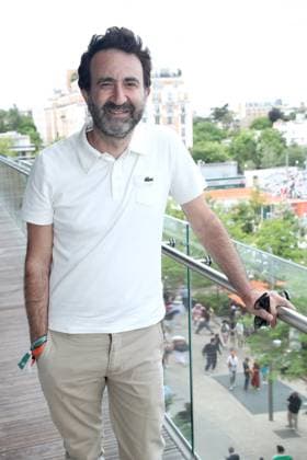 Exclusif Les célébrités au déjeuner dans la loge de France Télévision lors des internationaux de France de Tennis de Roland Garros 2025 Exclusif Mathieu Madénian au déjeuner dans la loge de France Télévision lors des internationaux de France de Tennis de Roland Garros 2025 Jour 9 , à Paris, France, le 2 Juin 2025 Bertrand Rindoff Bestimage Exclusive Lunch in the France Television box during the 2025 Tennis French Open of Roland Garros Day 09 in Paris, France Paris France  Copyright: xBERTRANDxRINDOFFxPETROFFx xBESTIMAGExBERTRANDxRINDOFFxPETROFFx xBESTIMAGEx