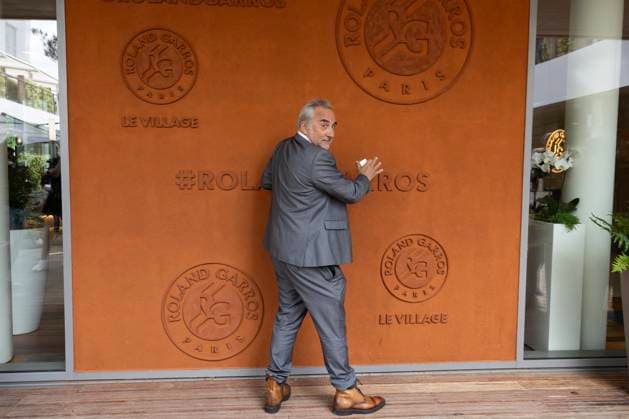 Celebrities in the Village during the French Open Tennis Championships at Roland Garros 2025 Day 9 Antoine Duléry au Village lors des Internationaux de France de Tennis de Roland Garros 2025 Jour 9 , le 3 juin 2025 à Paris Moreau Jacovides Bestimage Celebrities in the Village during the French Open Tennis Championships at Roland Garros 2025 Day 9 , on June 3rd, 2025 in Paris France  Copyright: xJACOVIDES-MOREAUx xBESTIMAGExJACOVIDES-MOREAUx xBESTIMAGEx