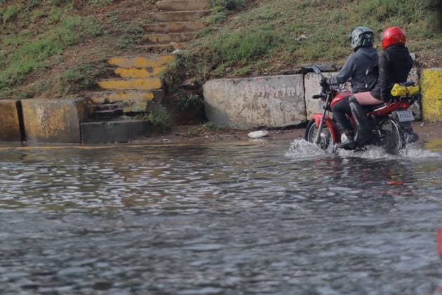 Heavy Rains Hit Mexico Causing Floods A motorcyclist rides on a flooded street near the La Colmena pumping plant, on the border between the State of Mexico and Mexico City after the heavy rains that hit Mexico, affecting several municipalities. on June 3, 2025 in Mexico City, Mexico. (Photo by Carlos Santiago Eyepix Group) Copyright: xCarlosxSantiago xEyepixxGroupx CS_03062025_157538
