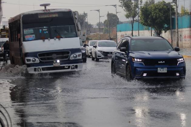 Heavy Rains Hit Mexico Causing Floods Drivers ride on a flooded street near the La Colmena pumping plant, on the border between the State of Mexico and Mexico City after the heavy rains that hit Mexico, affecting several municipalities. on June 3, 2025 in Mexico City, Mexico. (Photo by Carlos Santiago Eyepix Group) Copyright: xCarlosxSantiago xEyepixxGroupx CS_03062025_157545