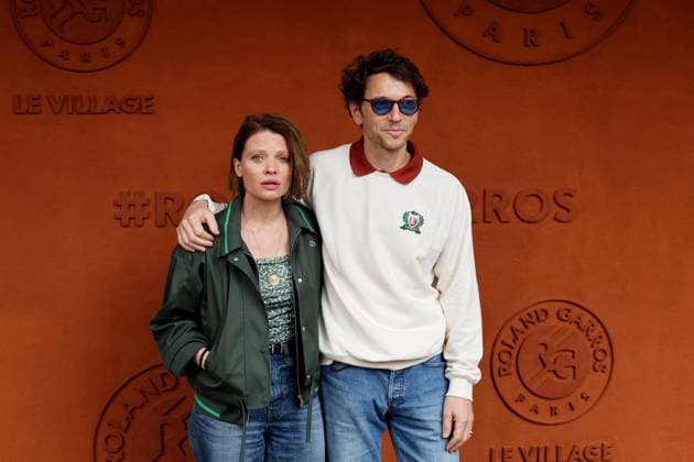 Celebrities in the village during the French Open Tennis Championships at Roland Garros 2025 Mélanie Thierry and her partner singer Raphaël in the village during the French Open Tennis Championships at Roland Garros 2025, in Paris, France, on June 4th, 2025 Jacovides Moreau Bestimage Celebrities in the village during the French Open Tennis Championships at Roland Garros 2025, in Paris, France, on June 4th, 2025 Paris France  Copyright: xJACOVIDES-MOREAUx xBESTIMAGExJACOVIDES-MOREAUx xBESTIMAGEx