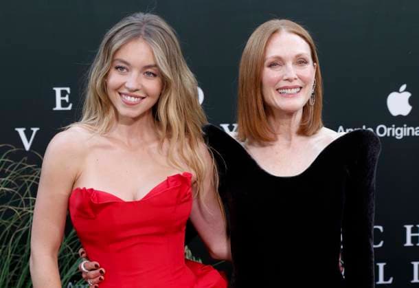 Sydney Sweeney and Julianne Moore arrive on the red carpet for the Echo Valley New York Premiere at AMC Lincoln Square 13 on June 04, 2025 in New York City.  NYP20250604214 JOHNxANGELILLO