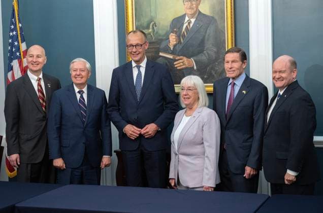 June 5, 2025, Washington, District Of Columbia, USA: Chancellor Friedrich Merz of Germany, third left, meets with bipartisan United States Senators in the US Capitol in Washington, DC, US, on Thursday, June 5, 2025. Pictured from left to right: US Senator Pete Ricketts (Republican of Nebraska), US Senator Lindsey Graham (Republican of South Carolina), Chancellor Merz, US Senator Patty Murray (Democrat of Washington), US Senator Richard Blumenthal (Democrat of Connecticut), and US Senator Chris Coons (Democrat of Delaware) Washington USA - ZUMAs152 20250605_faa_s152_015 Copyright: xRonxSachsx