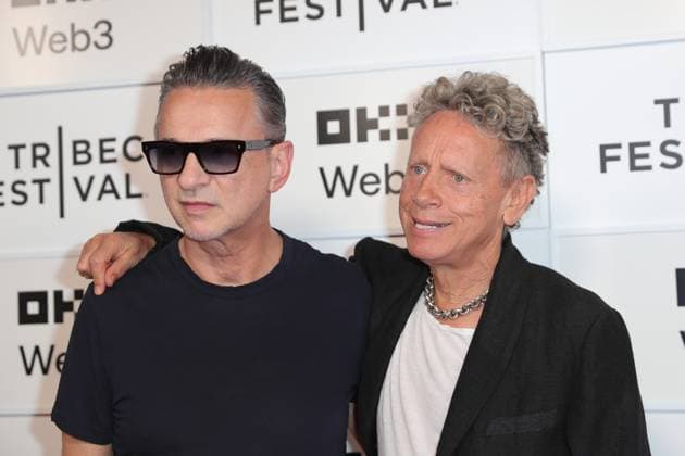 Entertainment Bilder des Tages June 5, 2025, New York, Ny, USA: NEW YORK, NEW YORK - JUNE 05: Dave Gahan, director Fernando Frias, and Martin Gore attend the world premiere of Depeche Mode: M during the 2025 Tribeca Festival. The event took place at BMCC Theater and featured a packed screening followed by a Q&A session, drawing fans and music lovers eager to celebrate the legendary band™s cinematic journey. New York USA - ZUMAra1_ 20250605_aap_ra1_039 Copyright: xGiadaxPapinixRampelotto Europanex