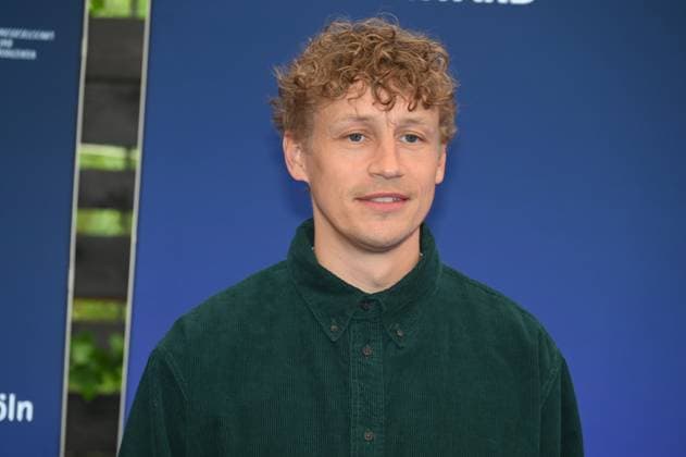 Singer Tim Bendzko attends the German Entertainment Award 2025 ceremony