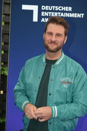 Artist Maurice Gajda attends the German Entertainment Award 2025 ceremony