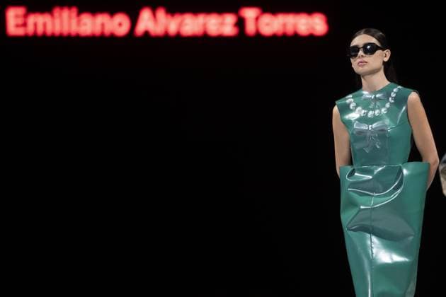 A model presents a creation from Emiliano Alvarez Torres during the Show 2025 end of year fashion show showcasing the creations of students from the bachelor s and master s degree of the fashion department of the Royal Academy of Fine Arts - AP Hogeschool, in Antwerp, Friday 06 June 2025.  KRISTOFxVANxACCOM 126331117