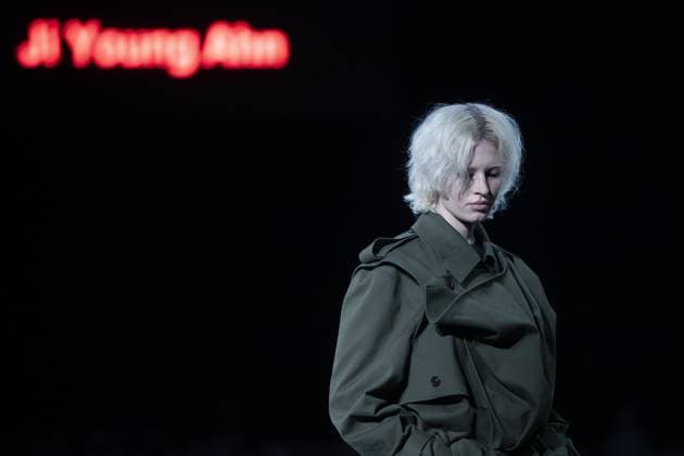 A model presents a creation from Ji Young Ahn during the Show 2025 end of year fashion show showcasing the creations of students from the bachelor s and master s degree of the fashion department of the Royal Academy of Fine Arts - AP Hogeschool, in Antwerp, Friday 06 June 2025.  KRISTOFxVANxACCOM 126340424