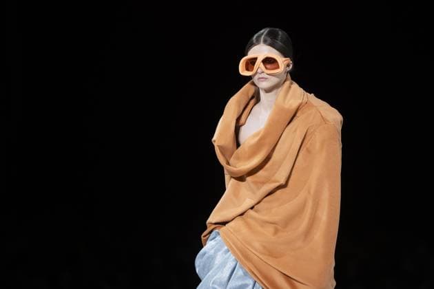 A model presents a creation from Floran Polano during the Show 2025 end of year fashion show showcasing the creations of students from the bachelor s and master s degree of the fashion department of the Royal Academy of Fine Arts - AP Hogeschool, in Antwerp, Friday 06 June 2025.  KRISTOFxVANxACCOM 126340734