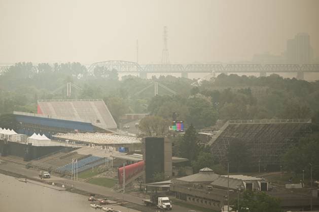 Wildfire Smoke Makes Montreal And Toronto Worst Cities For Air Quality MONTREAL, CANADA JUNE 6: A view of Montreal™s Circuit Gilles Villeneuve, obscured by travelling wildfire smoke, in Montreal, Quebec, Canada, on June 6, 2025. As hundreds of wildfires rage across Canada, drifting smoke has triggered emergency evacuations, power outages, and air quality alerts in Ontario, Quà bec, and parts of the U.S., with Montreal ranking as the second most polluted city in the world on June 6, ahead of Delhi and Santiago, and Toronto placing fourth, according to IQAir. Montreal Canada Copyright: xSTRx originalFilename: str-wildfire250606_np5Qv.jpg