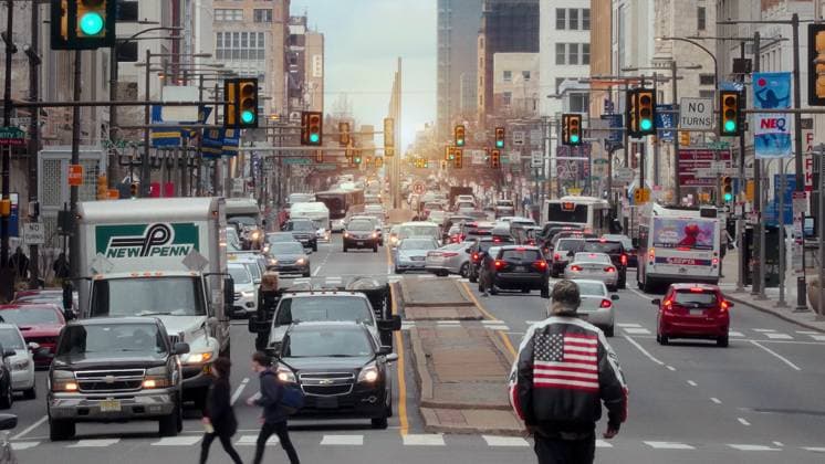 PHILADELPHIA, USA - APRIL 6, 2017 - Schwere Verkehrsstaus zur Hauptverkehrszeit in Philadelphia PHILADELPHIA, USA - APRIL 6, 2017 - Traffic jam clogging the streets of Philadelphia, Pennsylvania, during a busy rush hour (License=RM) Copyright: xZoonar.com ÊrikxLattweinx 23442353