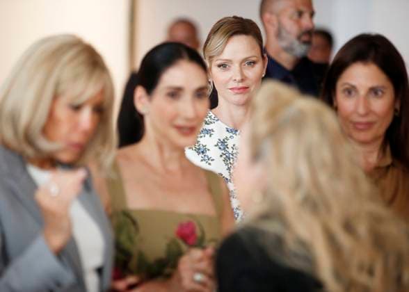 Entertainment Themen der Woche KW24 Entertainment Bilder des Tages Visite fondation Maeght PHOTOPQR NICE MATIN Dylan Meiffret Saint Paul de Vence 09 06 2025 Une delegation des conjoints de chefs dEtats ou de gouvernements presents lors de lUNOC, presidee par la premiere dame francaise Brigitte Macron, ont visité la fondation Maeght ICI en arrière-plan la princesse Charlene de Monaco Saint Paul de Vence, 09 06 2025 A delegation of spouses of heads of state or government present at the UNOC, chaired by French First Lady Brigitte Macron, visited the Maeght Foundation Saint Paul de Vence France  Copyright: xPHOTOPQR NICExMATIN MAXPPPxDylanxMeiffretx 20250609NIM9805 20250609NIM9805