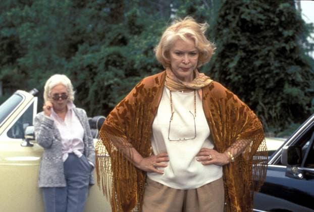 Divine Secrets Of The Ya Ya Sisterhood - filmstill FIONNULA FLANAGAN & ELLEN BURSTYN in Divine Secrets Of The Ya Ya Sisterhood Filmstill - Editorial Use Only Ref: 11735 CAP AWFF supplied by EDITORIAL USE ONLY Copyright: xsuppliedxbyxCapitalxPicturesx